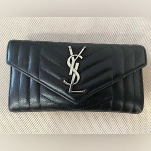 Authentic YSL CASSANDRE MATELASSÉ wallet. Pre loved in great condition.